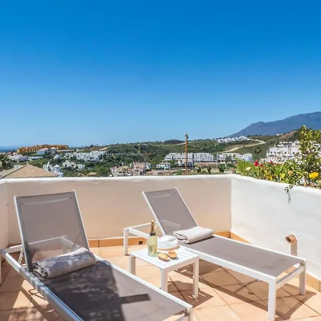 Sunset Golf Penthouse - Happy Apartment